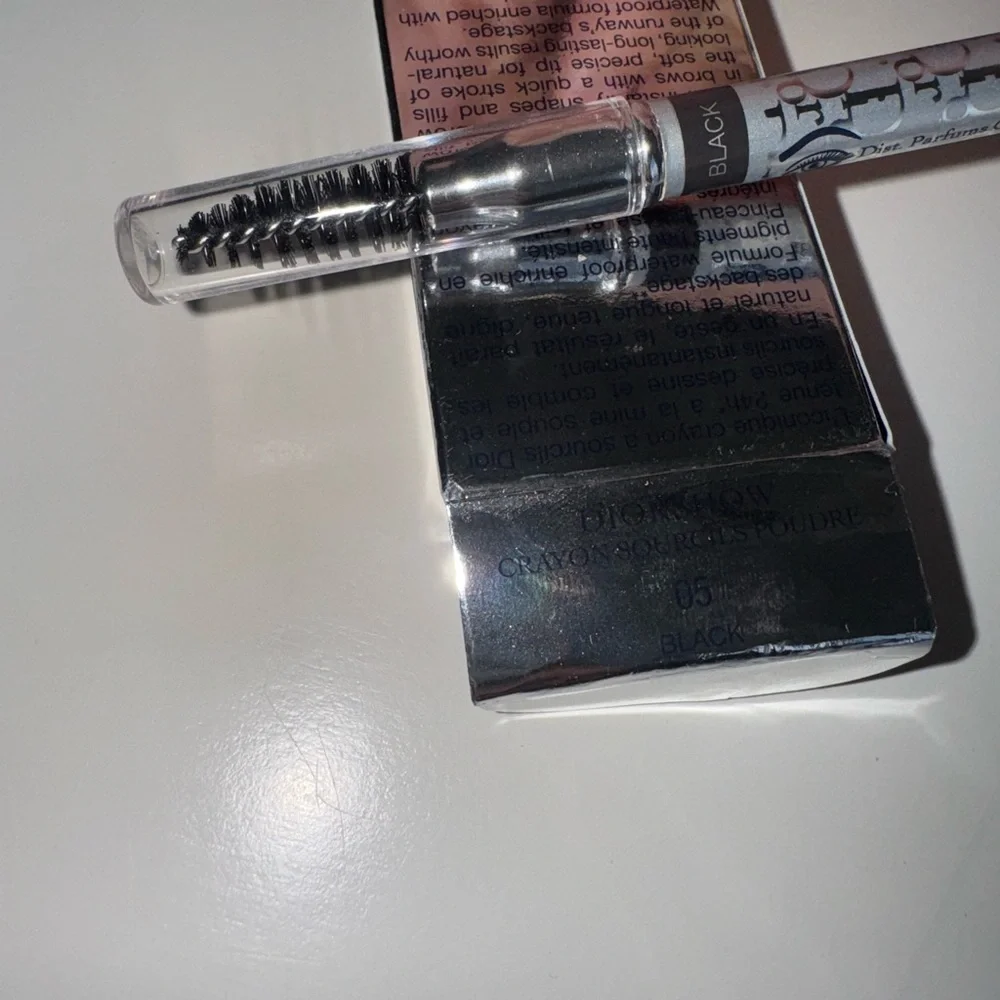 DIOR Diorshow Crayon- Waterproof Black Eyebrow Pencil - Picture 3 of 5